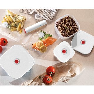VACUUM STORAGE SET “SAVE IT PREMIUM”: 4 CONTAINERS + PUMP + “FOOD STORAGE” BAGS – art. 11855111